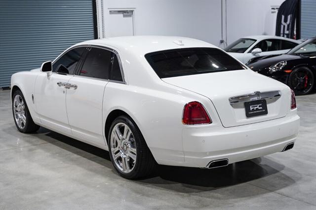 Photo of 2017 English White Rolls-Royce Ghost