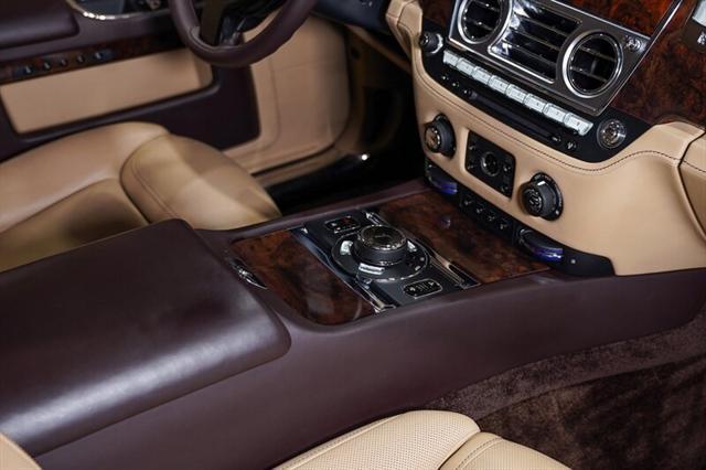 Photo of 2017 English White Rolls-Royce Ghost