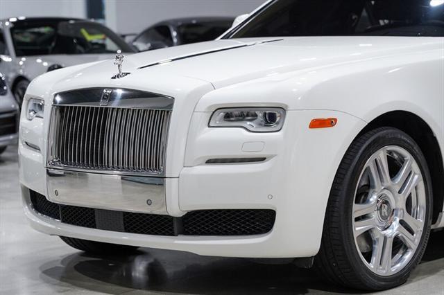 Photo of 2017 English White Rolls-Royce Ghost