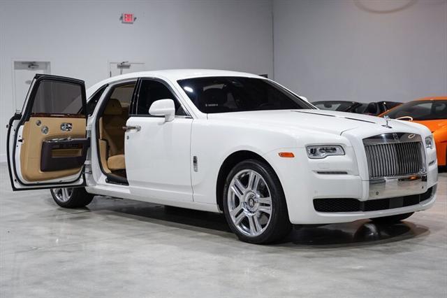 Photo of 2017 English White Rolls-Royce Ghost