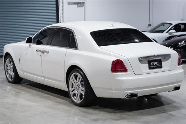 Photo of 2017 English White Rolls-Royce Ghost