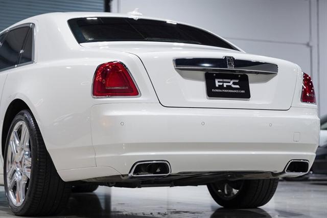 Photo of 2017 English White Rolls-Royce Ghost