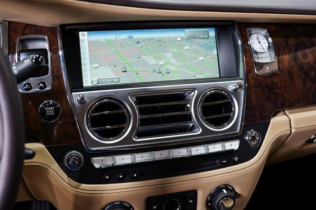 Photo of 2017 English White Rolls-Royce Ghost