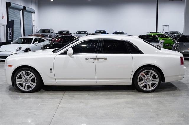 Photo of 2017 English White Rolls-Royce Ghost