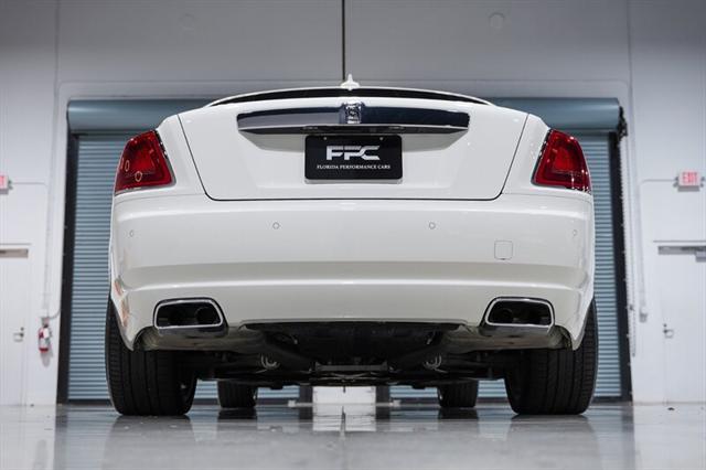 Photo of 2017 English White Rolls-Royce Ghost
