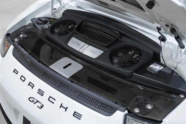 Photo of 2015 White Porsche 911