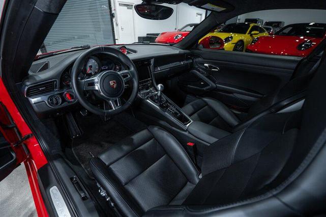 Photo of 2013 Guards Red Porsche 911