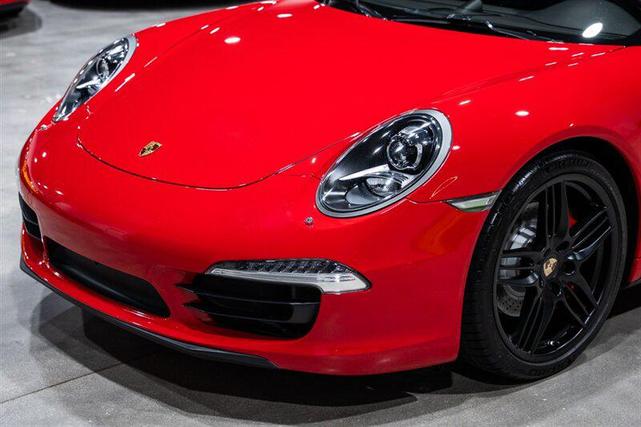 Photo of 2013 Guards Red Porsche 911
