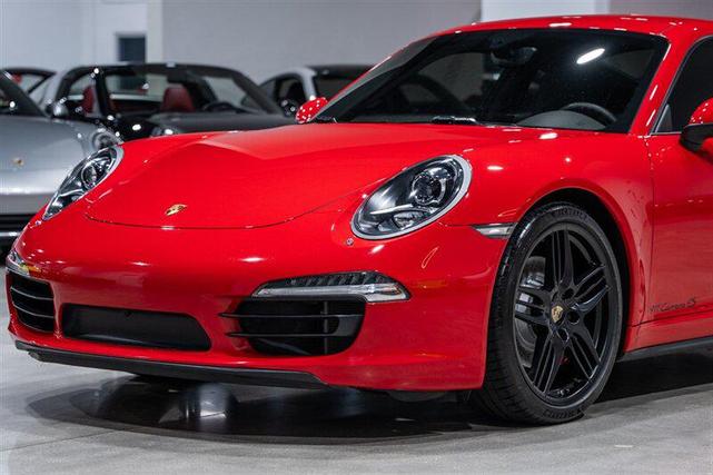Photo of 2013 Guards Red Porsche 911