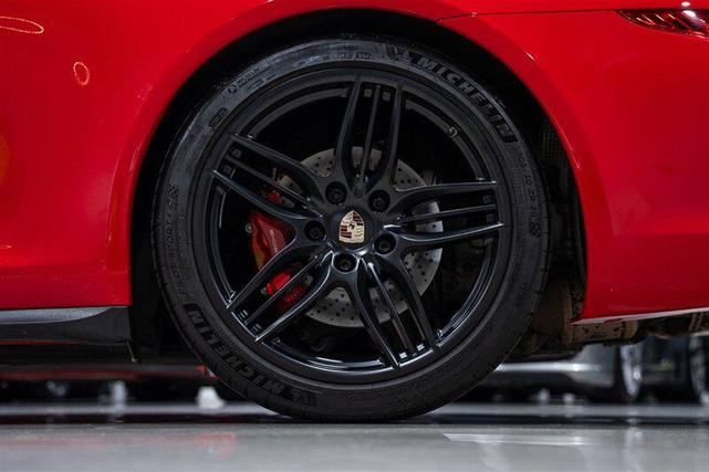 Photo of 2013 Guards Red Porsche 911