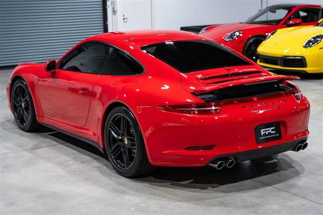 Photo of 2013 Guards Red Porsche 911