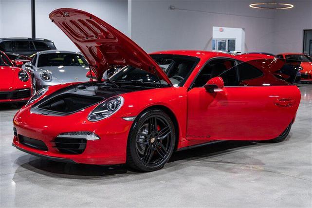 Photo of 2013 Guards Red Porsche 911