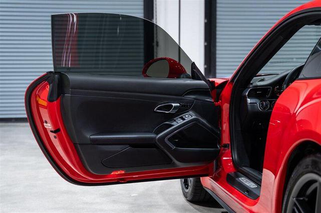 Photo of 2013 Guards Red Porsche 911