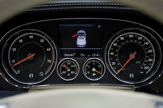 Photo of 2017 Glacier White Solid Bentley Continental GT
