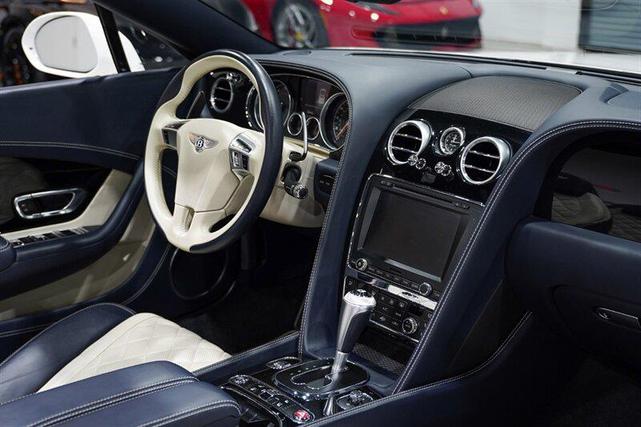 Photo of 2017 Glacier White Solid Bentley Continental GT