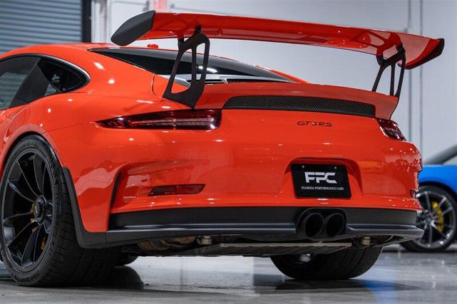 Photo of 2016 White Porsche 911