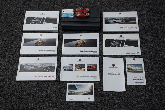 Photo of 2016 White Porsche 911