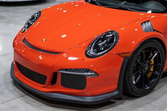 Photo of 2016 White Porsche 911