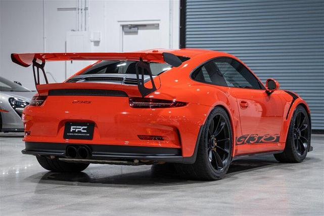 Photo of 2016 White Porsche 911