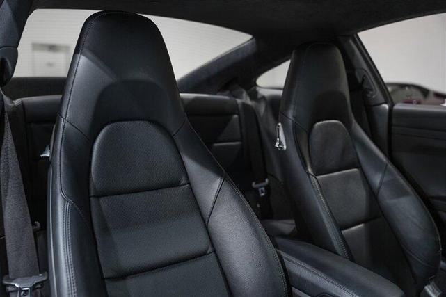 Photo of 2018 GT Silver Metallic Porsche 911