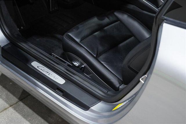 Photo of 2018 GT Silver Metallic Porsche 911