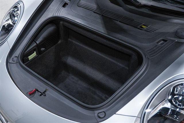 Photo of 2018 GT Silver Metallic Porsche 911