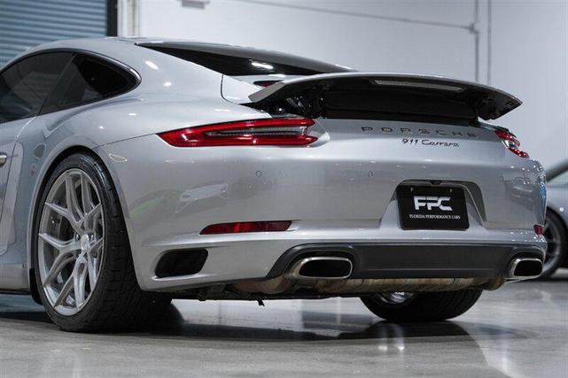 Photo of 2018 GT Silver Metallic Porsche 911