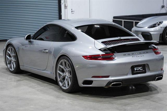 Photo of 2018 GT Silver Metallic Porsche 911