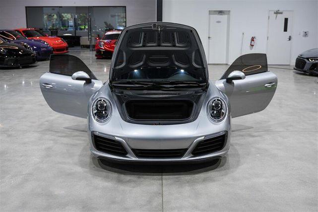 Photo of 2018 GT Silver Metallic Porsche 911