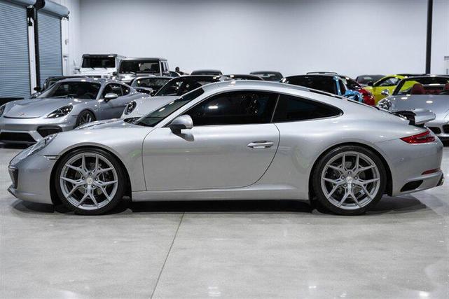 Photo of 2018 GT Silver Metallic Porsche 911