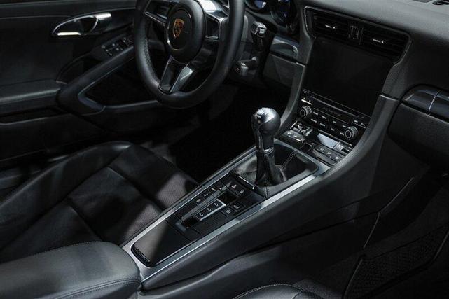 Photo of 2018 GT Silver Metallic Porsche 911