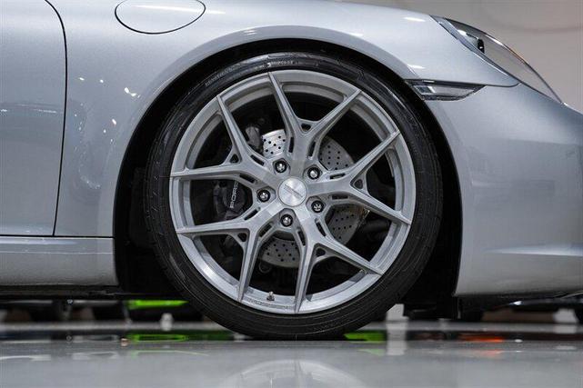 Photo of 2018 GT Silver Metallic Porsche 911
