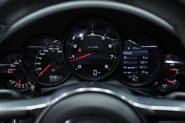 Photo of 2018 GT Silver Metallic Porsche 911