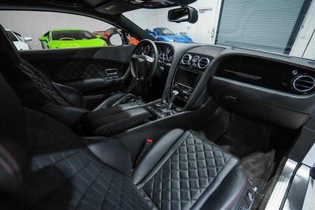 Photo of 2017 Ice Metallic Bentley Continental GT