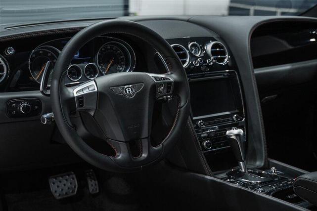 Photo of 2017 Ice Metallic Bentley Continental GT