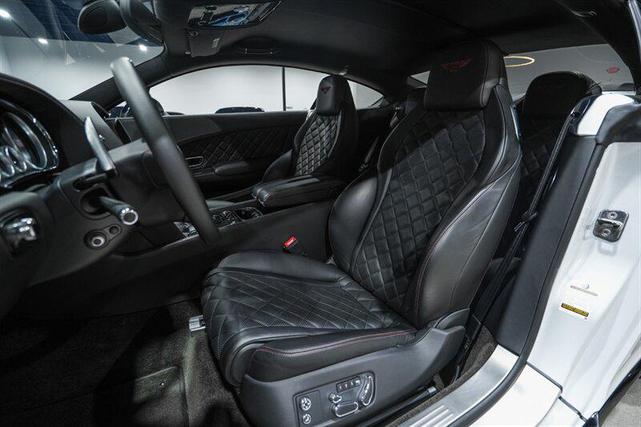 Photo of 2017 Ice Metallic Bentley Continental GT