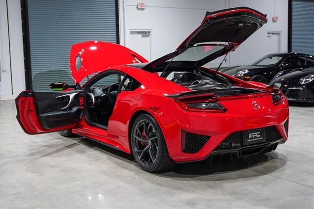 Photo of 2017 Curva Red Acura NSX
