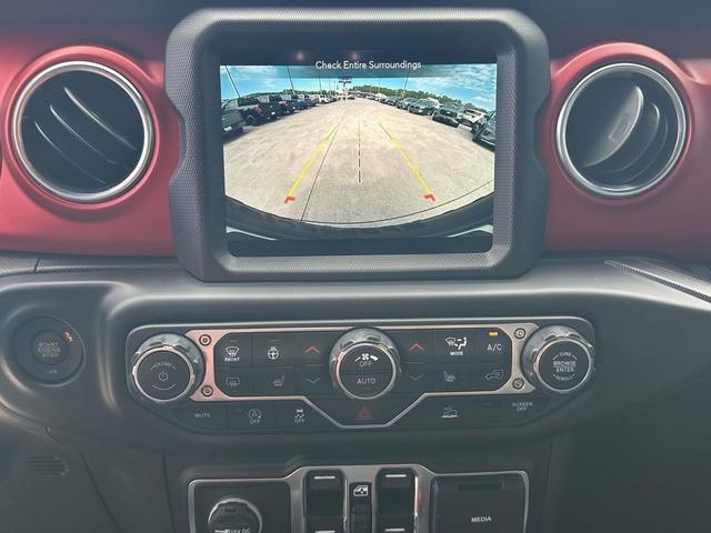 Photo of 2023 Silver Zynith Clearcoat Jeep Wrangler