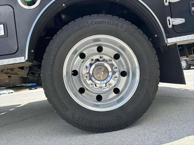 Photo of 2022 Agate Black Metallic Bla Ford F-450
