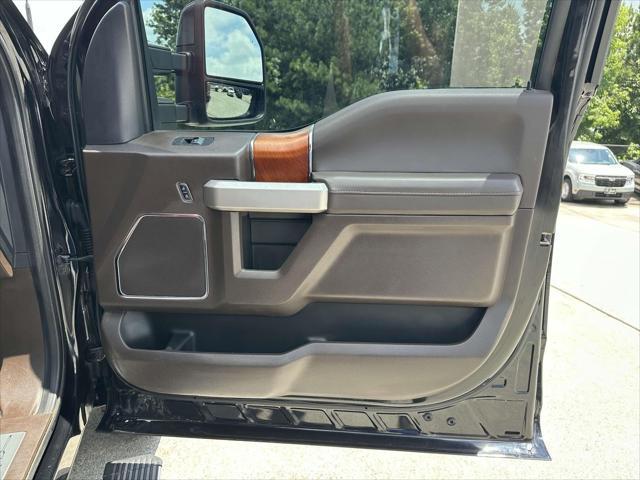 Photo of 2022 Agate Black Metallic Bla Ford F-450