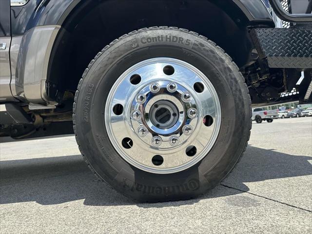 Photo of 2022 Agate Black Metallic Bla Ford F-450
