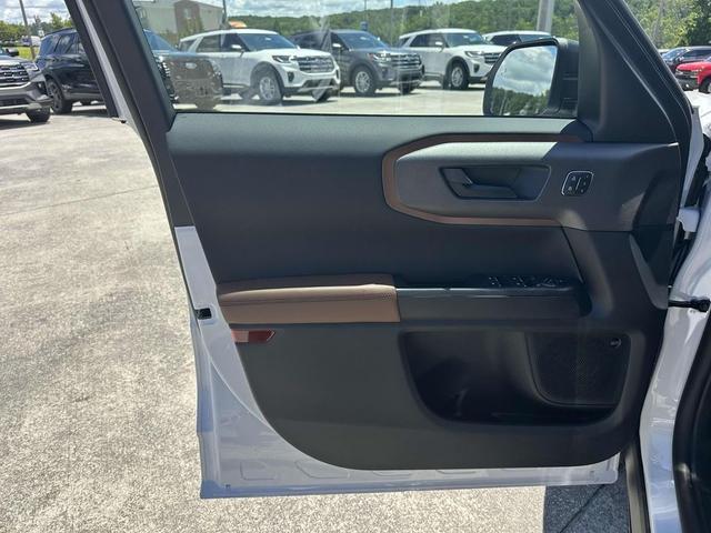 Photo of 2025 Oxford White Ford Bronco Sport