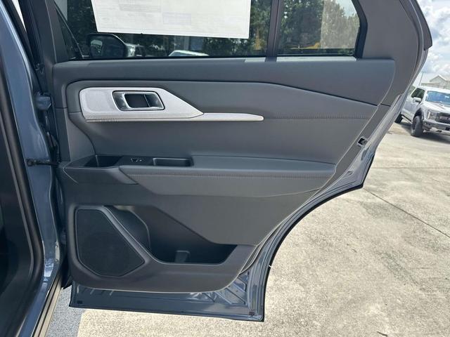 Photo of 2025 Vapor Blue Ford Explorer