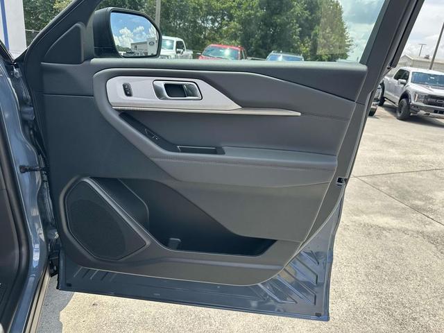 Photo of 2025 Vapor Blue Ford Explorer