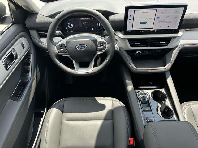 Photo of 2025 Vapor Blue Ford Explorer