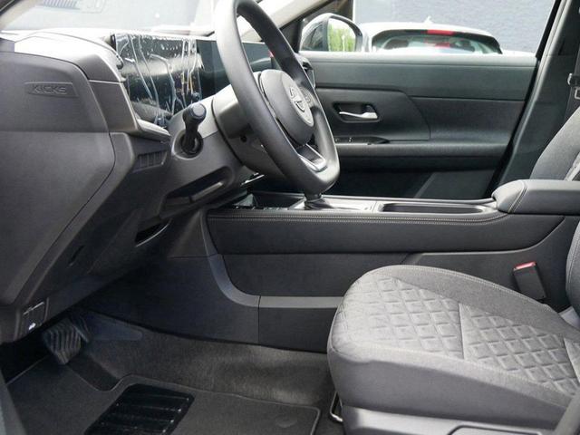 Photo of 2025 Gun Metallic Nissan Kicks