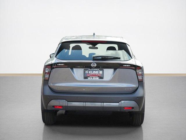 Photo of 2025 Gun Metallic Nissan Kicks