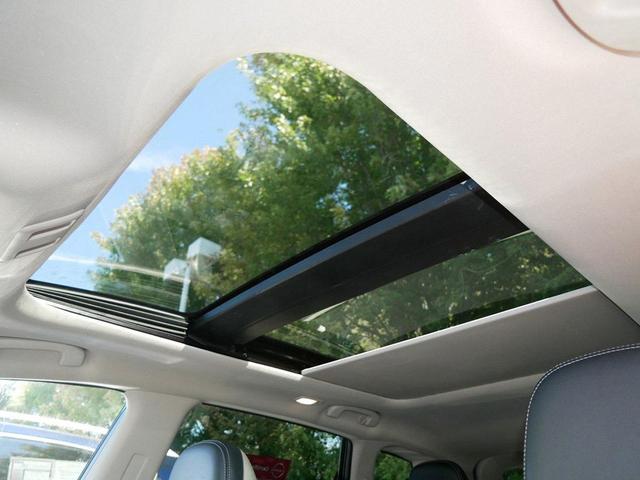 Photo of 2023 Brilliant Silver Metallic Nissan Murano