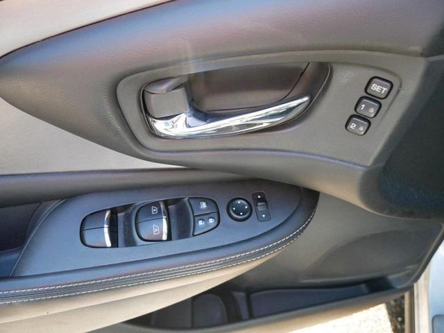 Photo of 2023 Brilliant Silver Metallic Nissan Murano