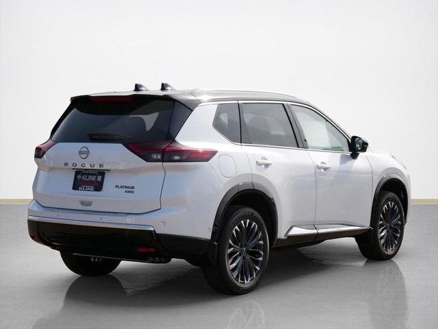 Photo of 2025 Everest White Pearl/Super Black Nissan Rogue